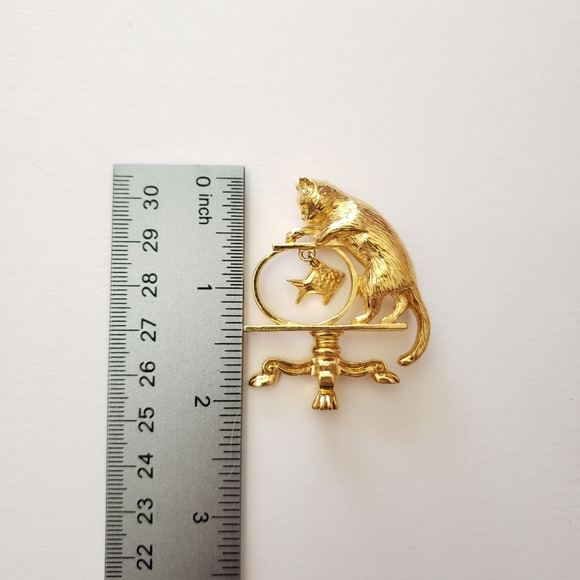 Vintage Signed Avon Gold Tone Cat Fish Bowl Dangle Claw Foot Table Brooch Pin - Picture 6 of 6